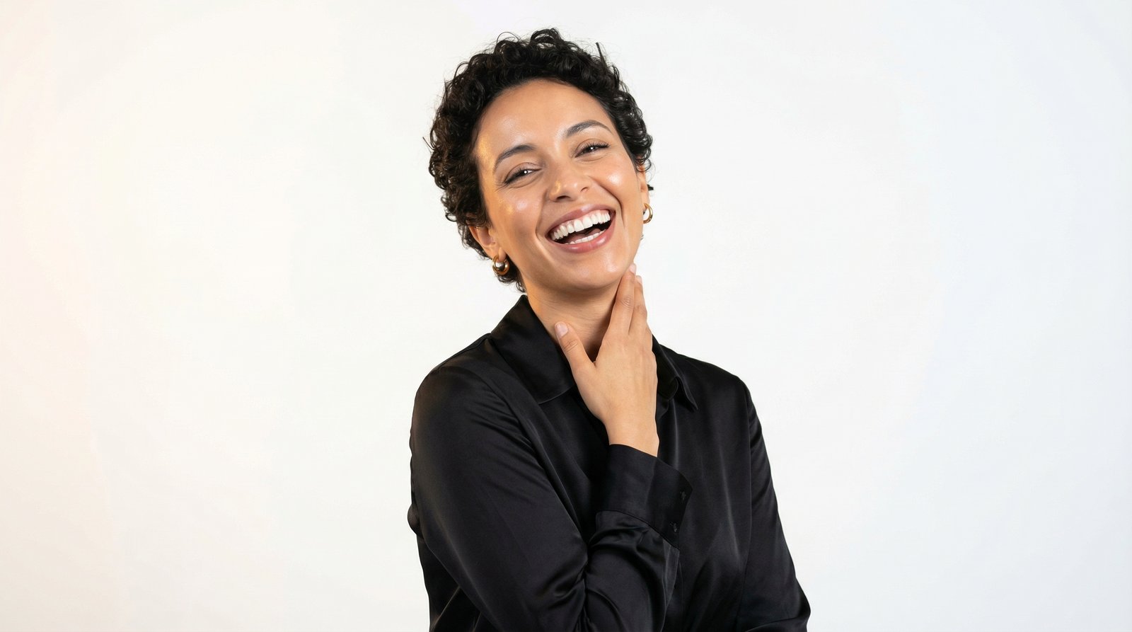 Patiente souriante au Centre dentaire Inara, Casablanca